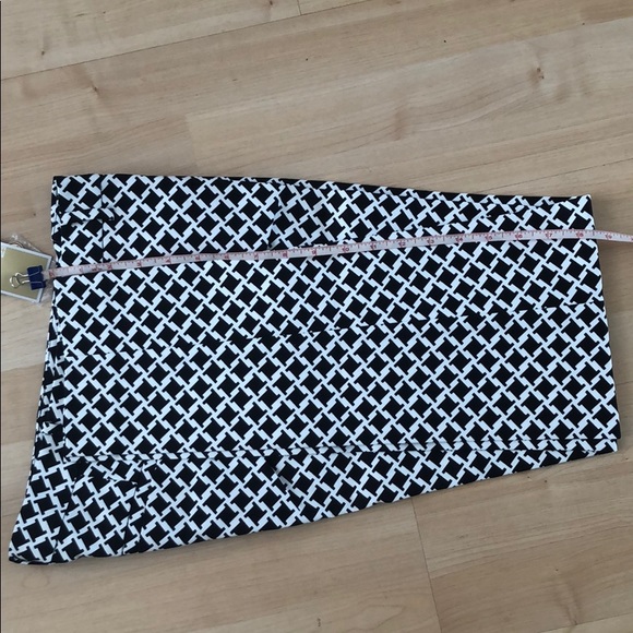 Michael Kors pants size 4 new with tag $110 - Picture 3 of 4